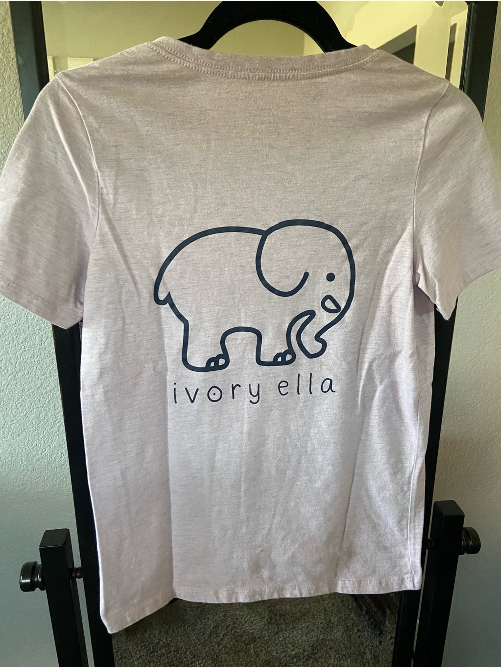 ivory ella Light Pink V-Neck Pocket Tee with Elephant - Picture 5 of 5